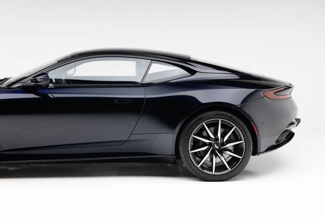 2017 Aston Martin DB11 V12 - Image 26 of 31
