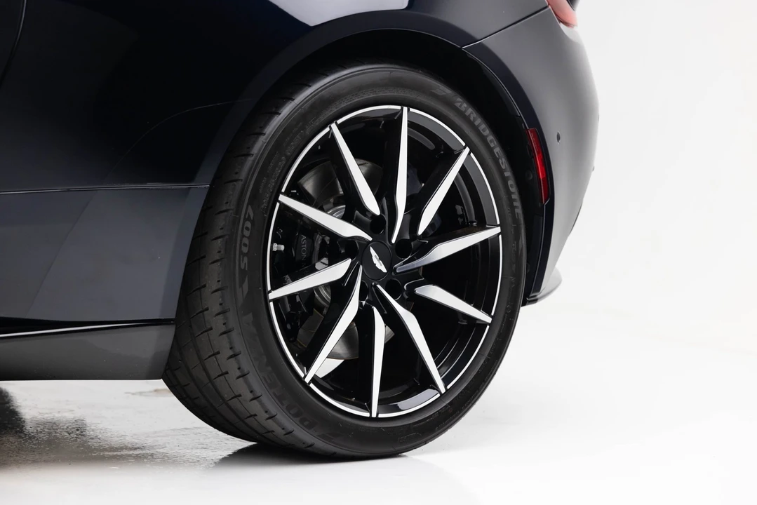 2017 Aston Martin DB11 V12 - Image 29 of 31