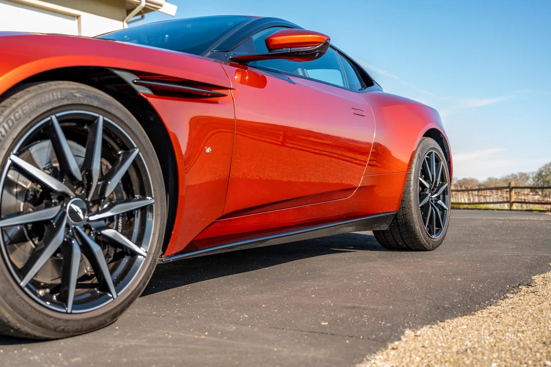 2017 Aston Martin DB11 V12 - Image 15 of 31