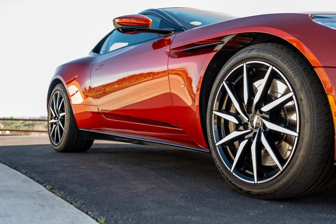 2017 Aston Martin DB11 V12 - Image 16 of 31