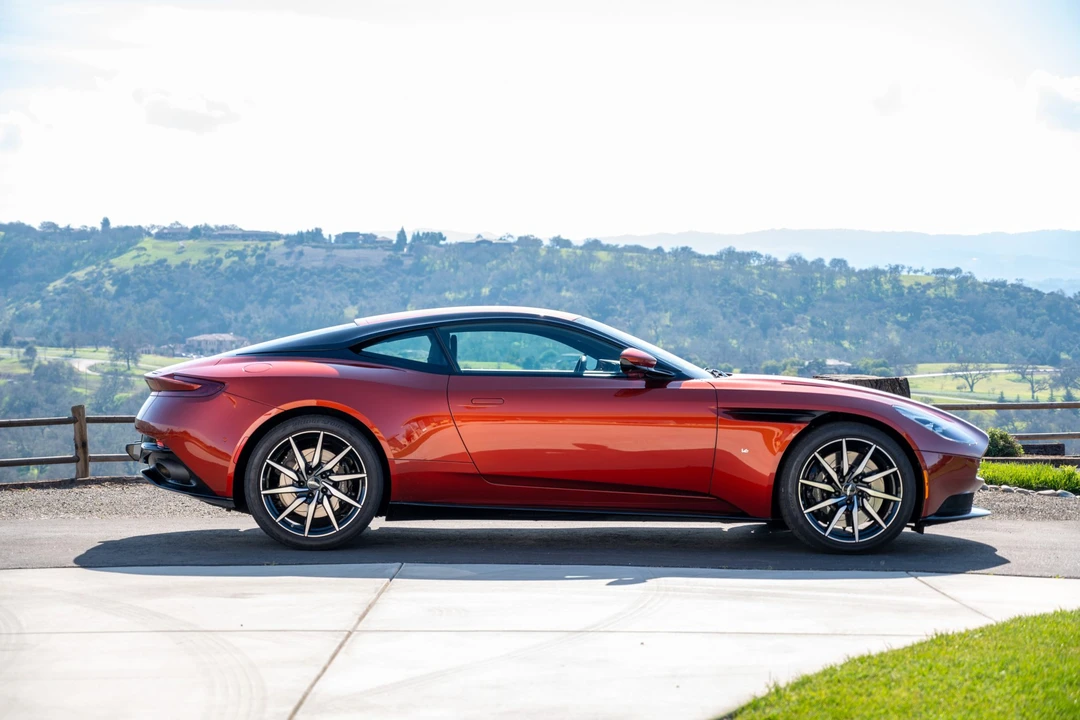 2017 Aston Martin DB11 V12 - Image 7 of 31