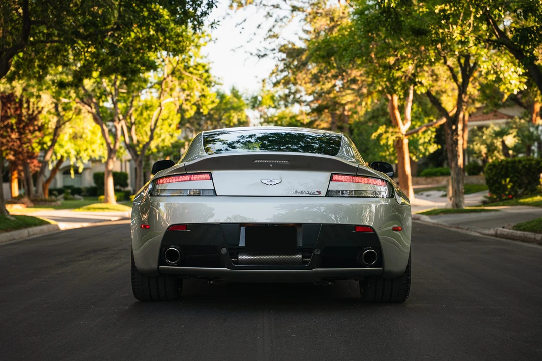 2017 Aston Martin V12 Vantage (2010-2018) - Image 15 of 31