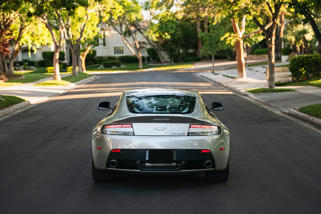 2017 Aston Martin V12 Vantage (2010-2018) - Image 14 of 31