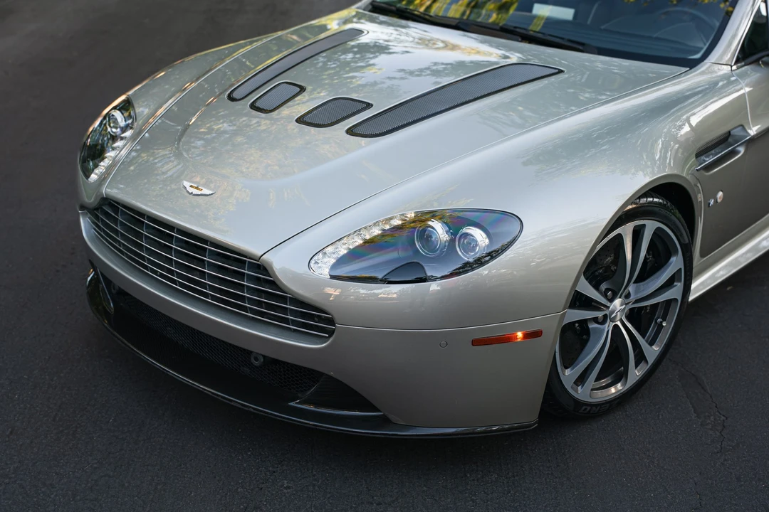 2017 Aston Martin V12 Vantage (2010-2018) - Image 25 of 31