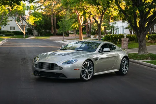 2017 Aston Martin V12 Vantage (2010-2018) - Image 3 of 31
