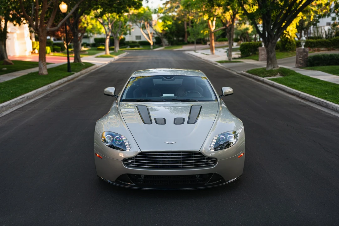 2017 Aston Martin V12 Vantage (2010-2018) - Image 5 of 31