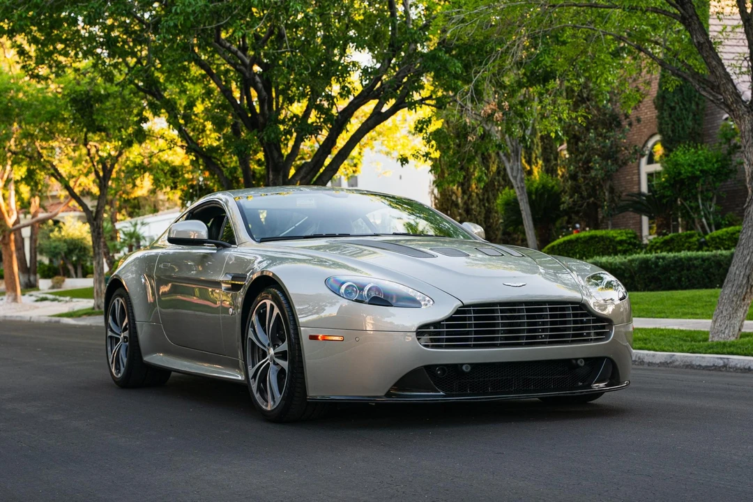 2017 Aston Martin V12 Vantage (2010-2018) - Image 7 of 31