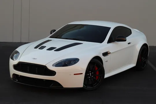 2017 Aston Martin V12 Vantage (2010-2018) - Image 2 of 31