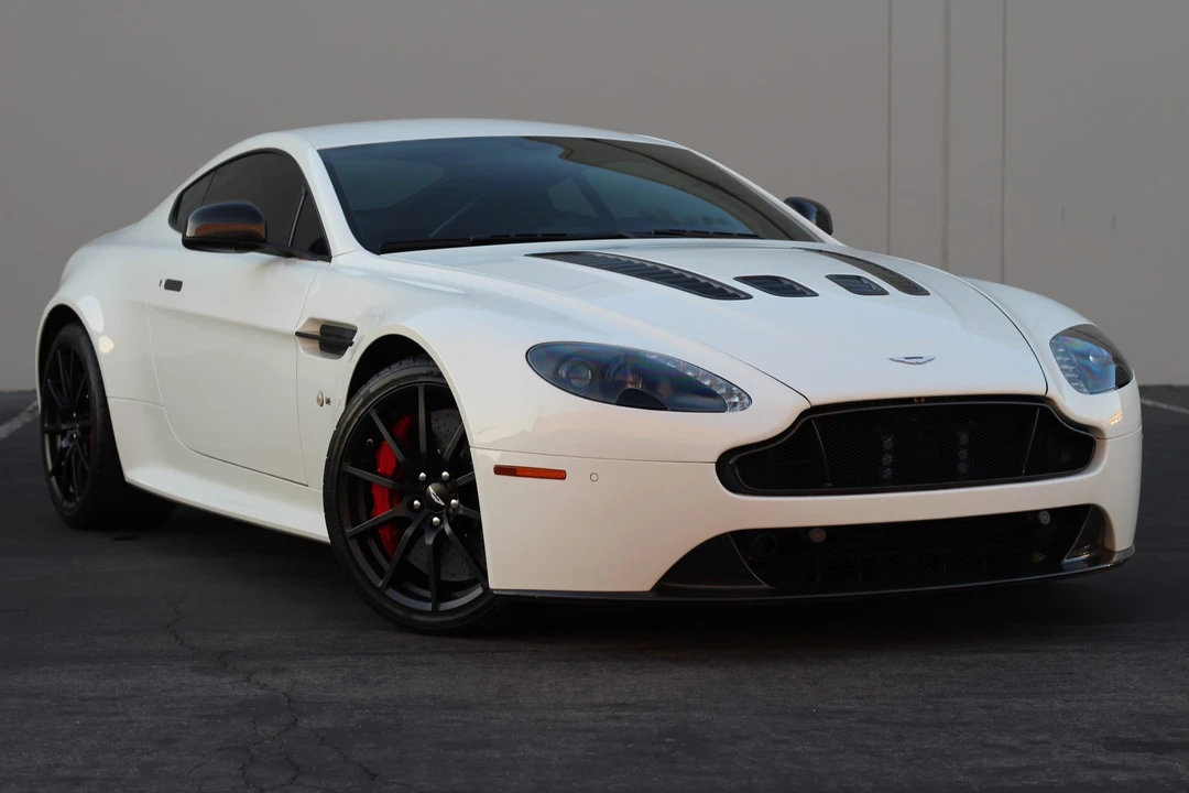 2017 Aston Martin V12 Vantage (2010-2018) - Image 14 of 31