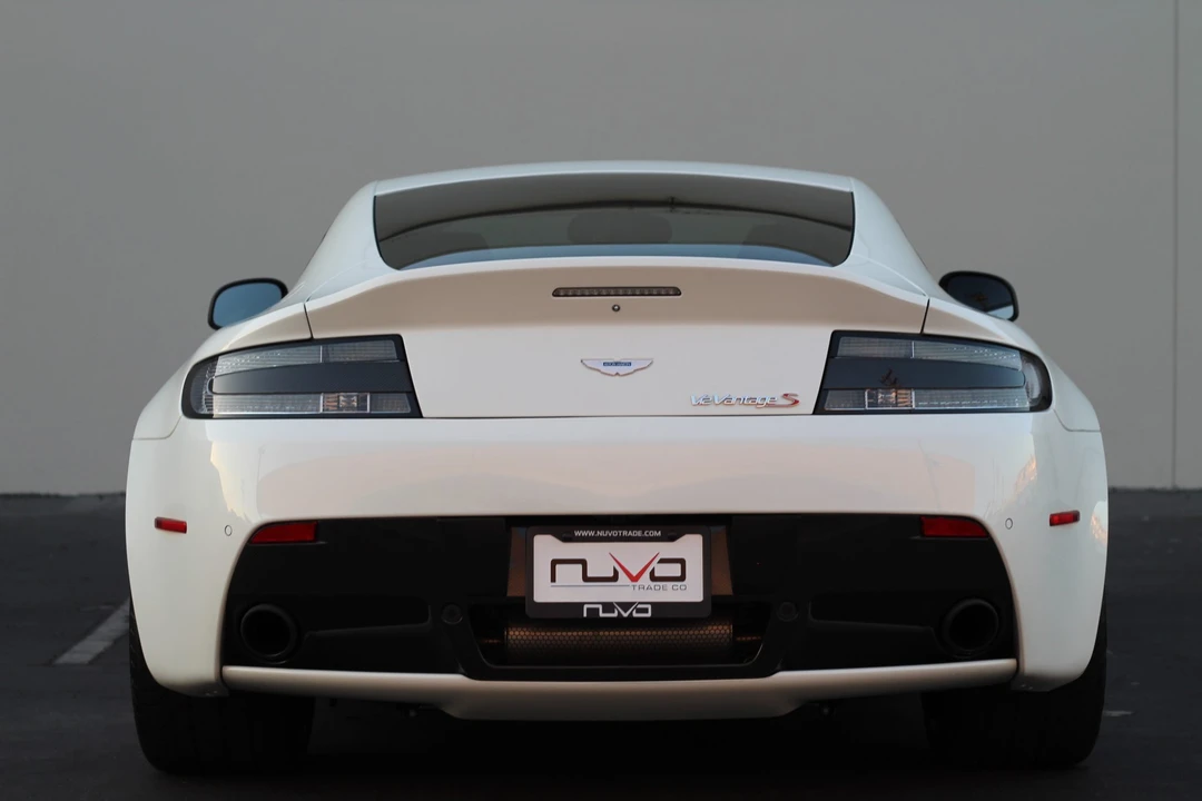 2017 Aston Martin V12 Vantage (2010-2018) - Image 9 of 31