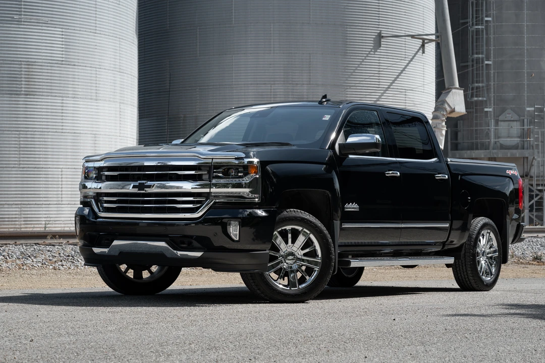 2017 Chevrolet Silverado 3rd Gen - Image 2 of 31