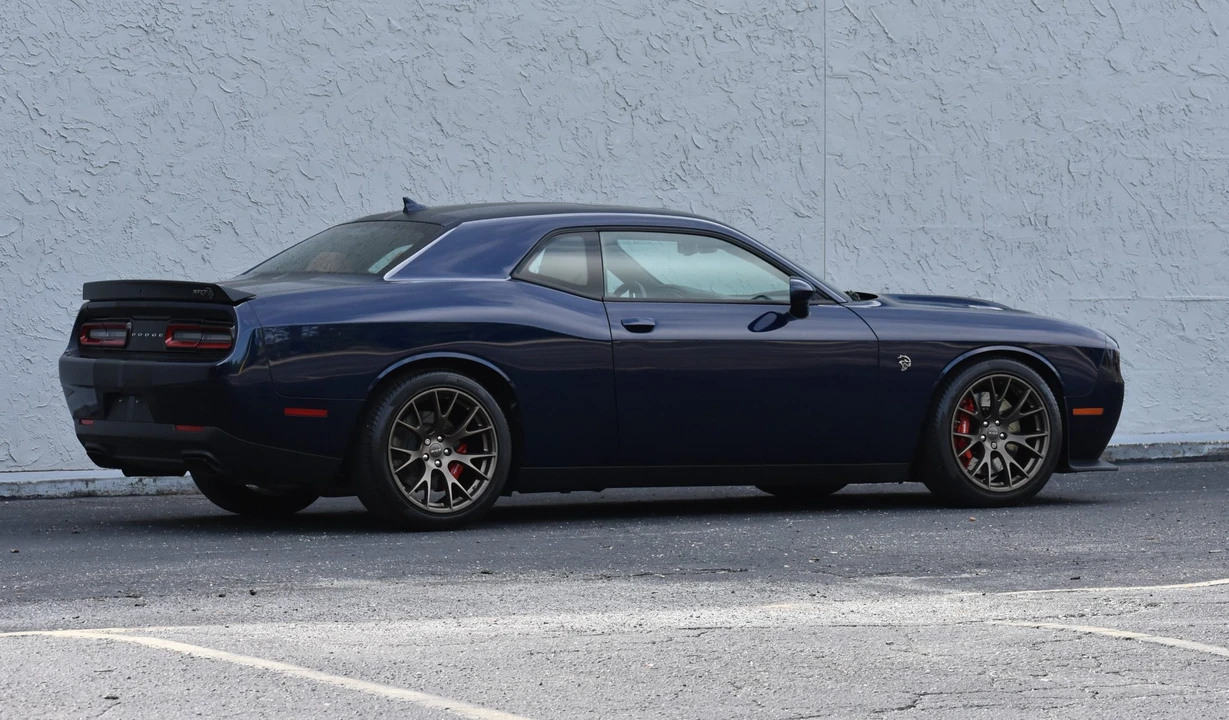 2017 Dodge Challenger SRT Hellcat 3rd Gen - Image 15 of 31