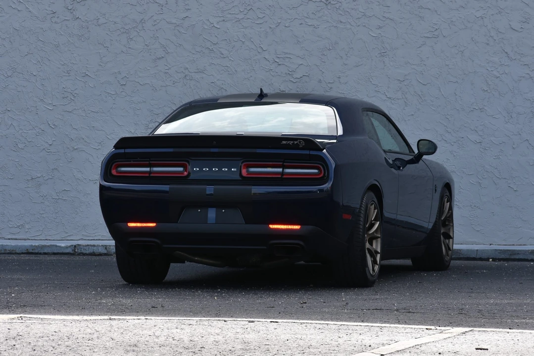 2017 Dodge Challenger SRT Hellcat 3rd Gen - Image 19 of 31