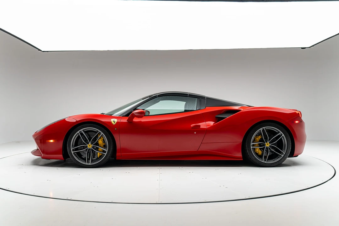 2017 Ferrari 488 Spider - Image 9 of 31
