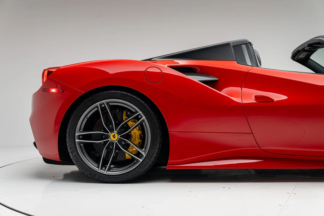 2017 Ferrari 488 Spider - Image 19 of 31