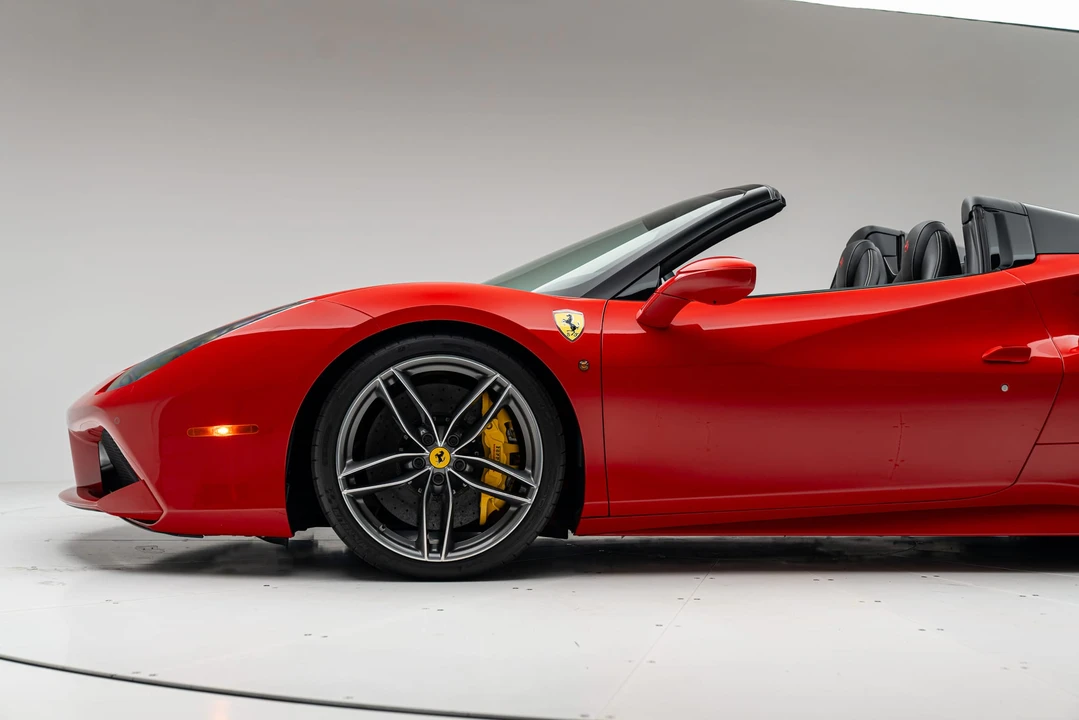 2017 Ferrari 488 Spider - Image 17 of 31