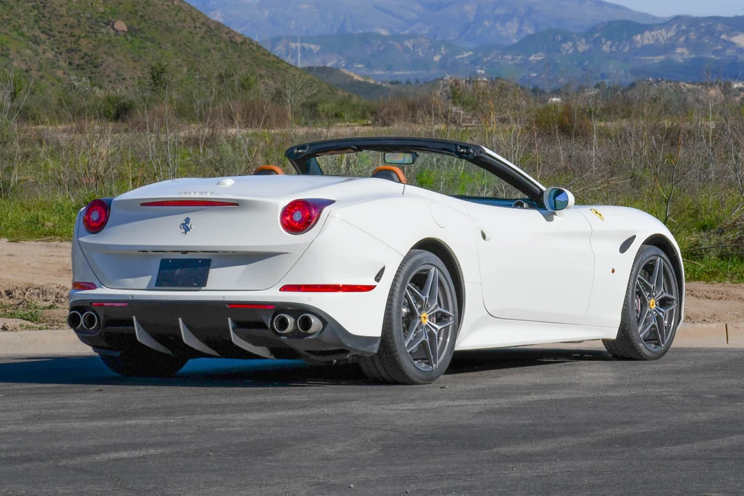 2017 Ferrari California T - Image 18 of 31