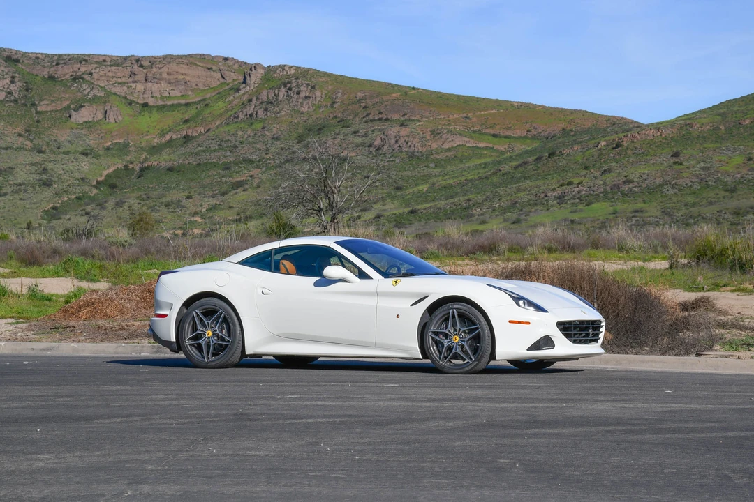 2017 Ferrari California T - Image 12 of 31
