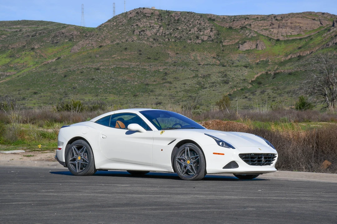 2017 Ferrari California T - Image 13 of 31