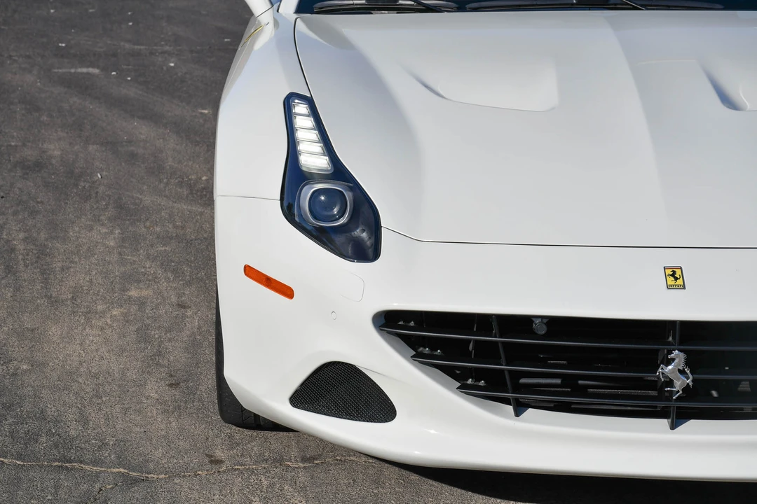 2017 Ferrari California T - Image 30 of 31