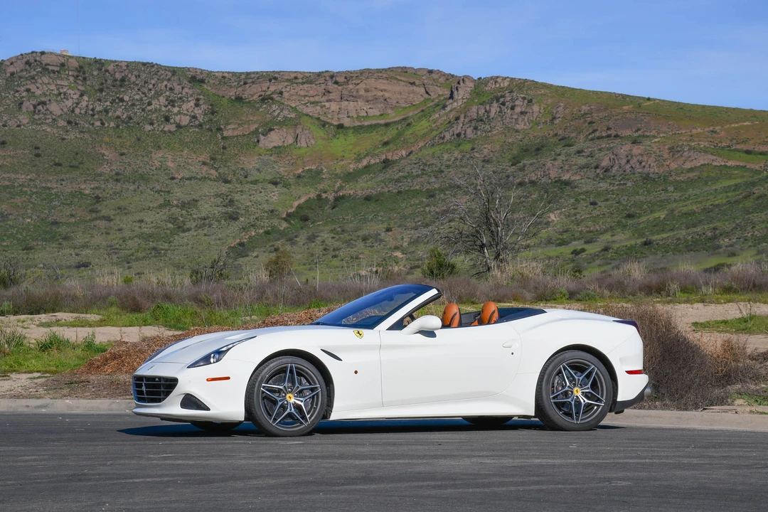2017 Ferrari California T - Image 15 of 31