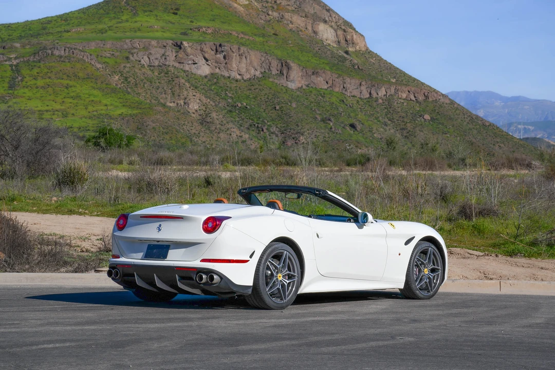 2017 Ferrari California T - Image 20 of 31