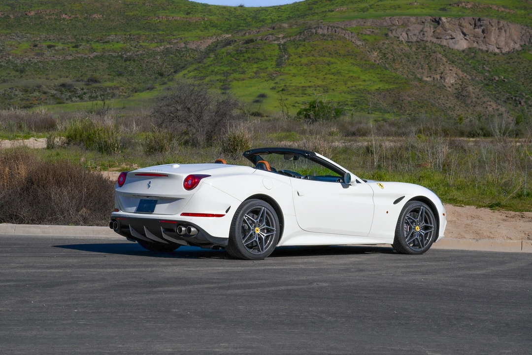 2017 Ferrari California T - Image 21 of 31