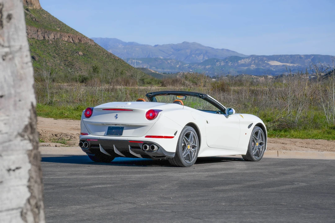 2017 Ferrari California T - Image 19 of 31