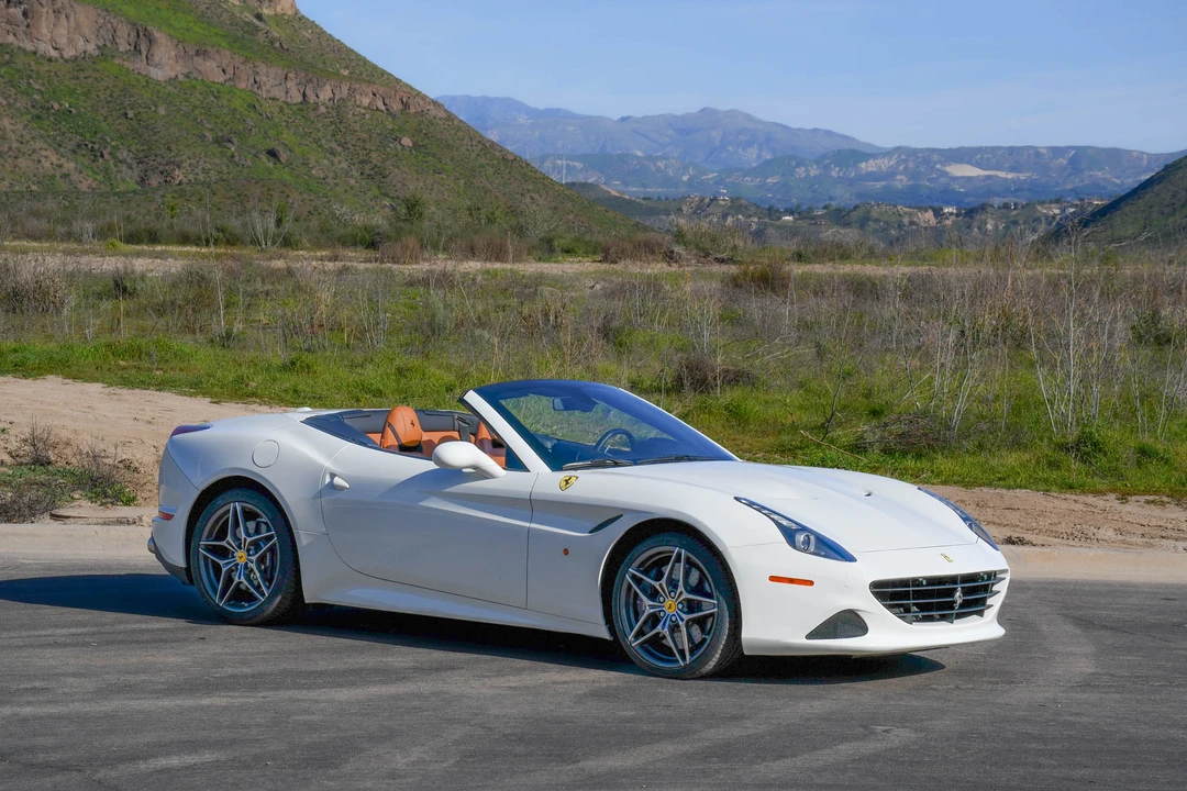 2017 Ferrari California T - Image 27 of 31