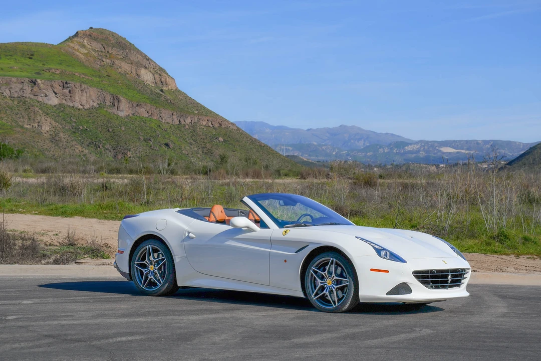 2017 Ferrari California T - Image 26 of 31