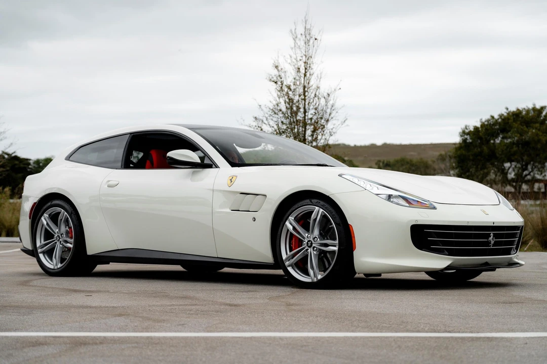 2017 Ferrari GTC4Lusso - Image 2 of 31