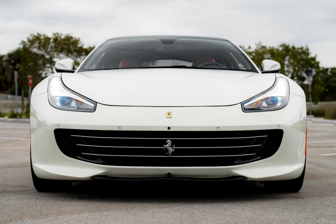 2017 Ferrari GTC4Lusso - Image 3 of 31