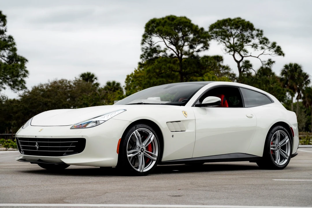 2017 Ferrari GTC4Lusso - Image 4 of 31