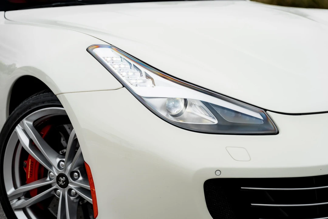2017 Ferrari GTC4Lusso - Image 18 of 31