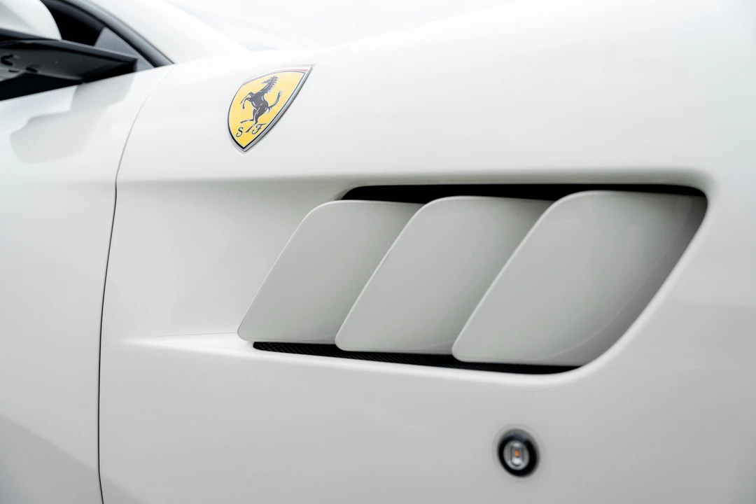 2017 Ferrari GTC4Lusso - Image 26 of 31