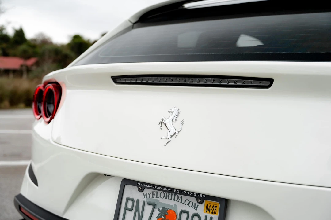 2017 Ferrari GTC4Lusso - Image 20 of 31