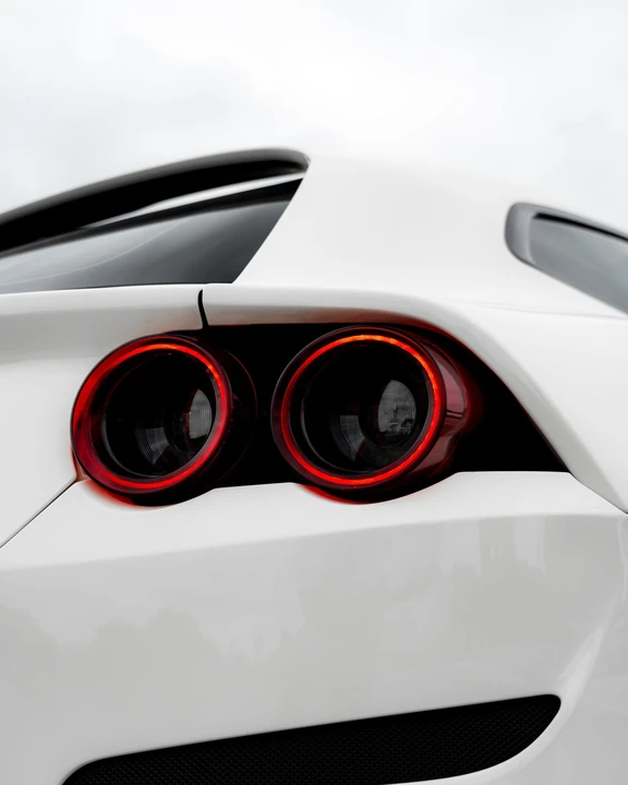 2017 Ferrari GTC4Lusso - Image 22 of 31