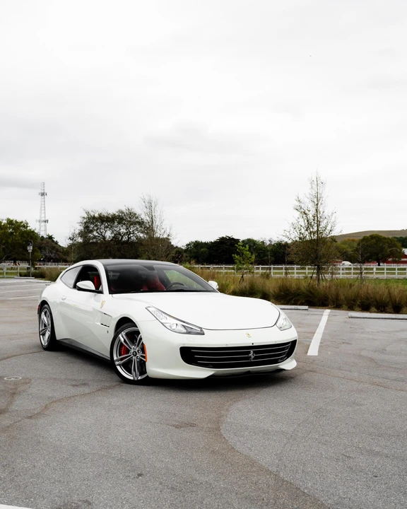2017 Ferrari GTC4Lusso - Image 12 of 31