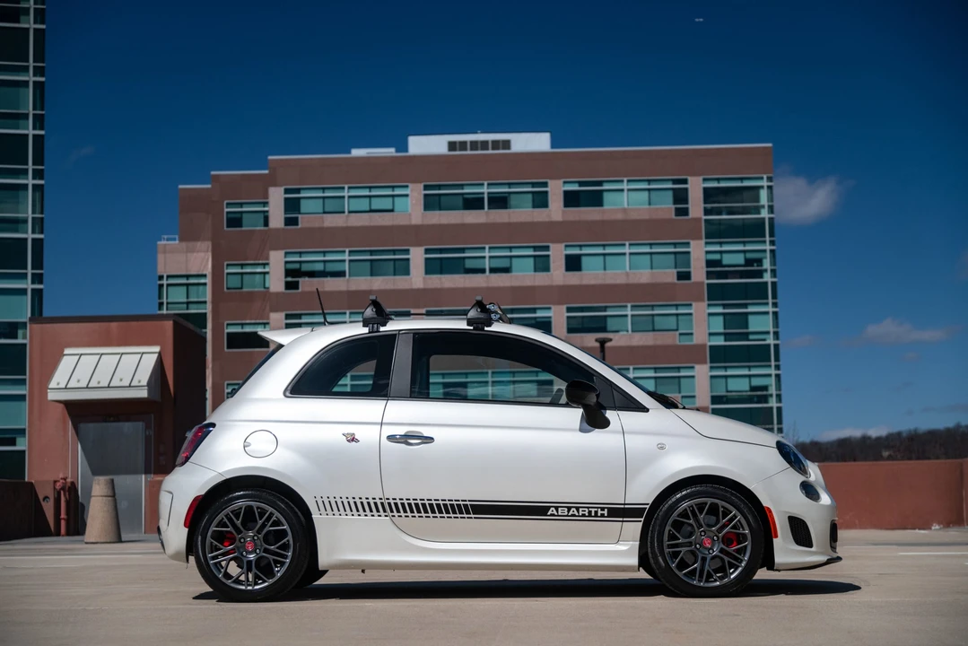 2017 Fiat Abarth 500 - Image 24 of 31