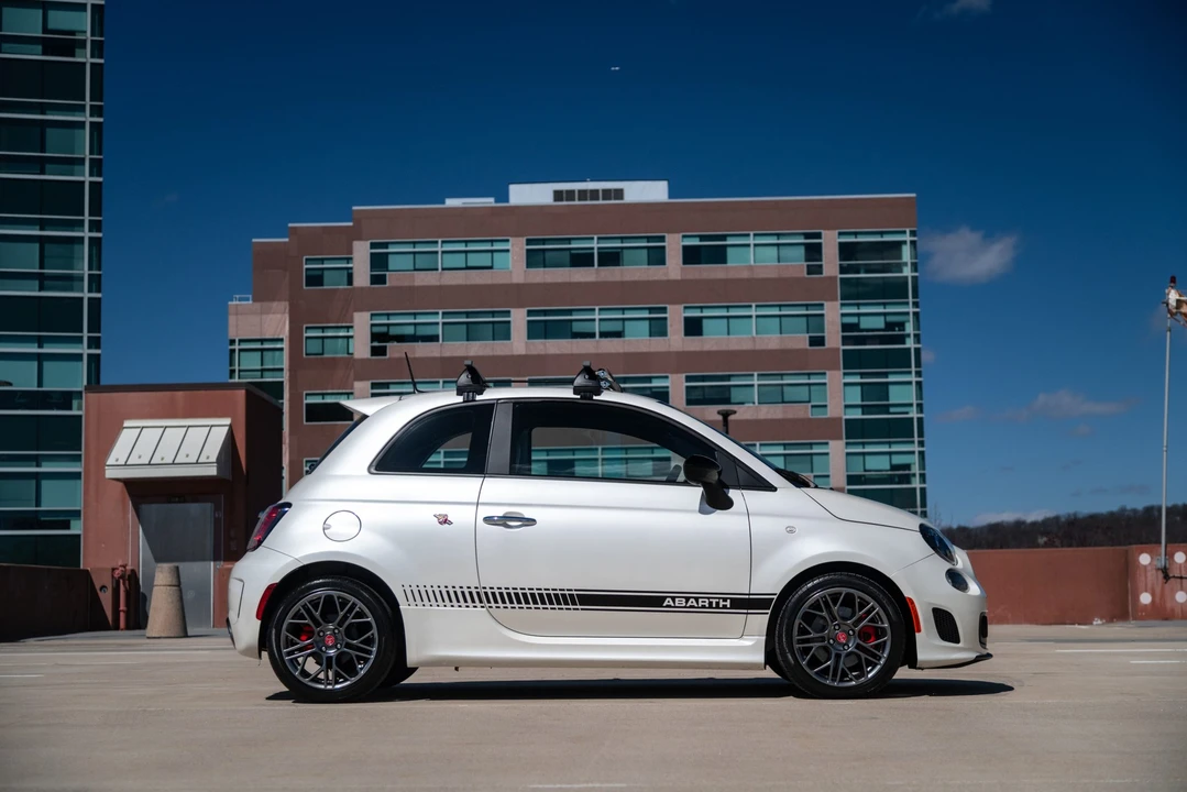 2017 Fiat Abarth 500 - Image 23 of 31