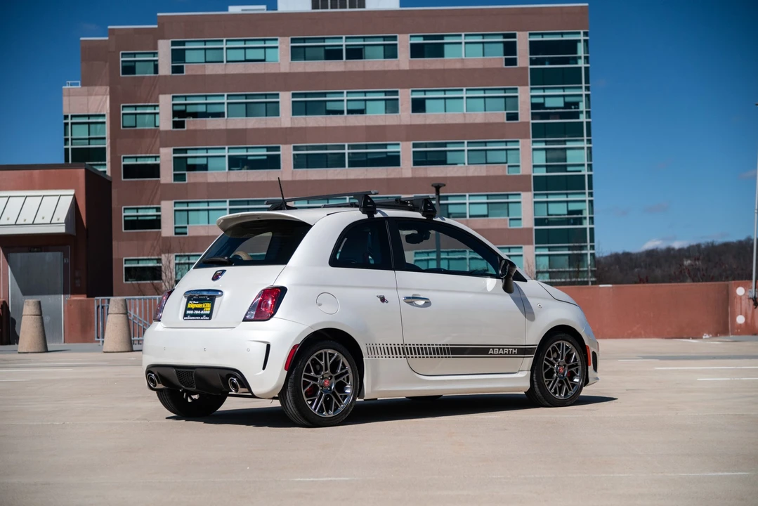 2017 Fiat Abarth 500 - Image 27 of 31