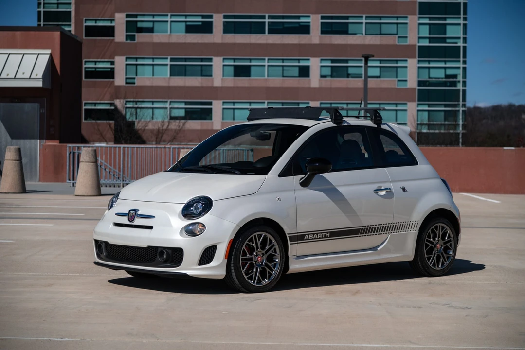 2017 Fiat Abarth 500 - Image 6 of 31