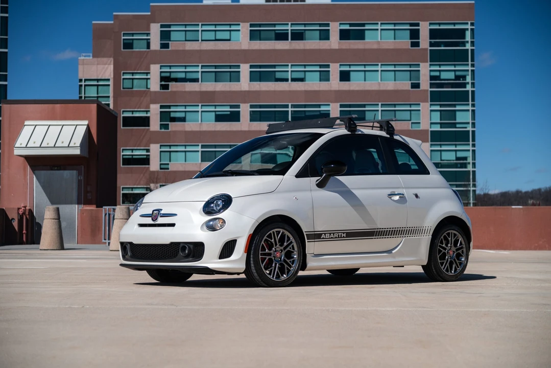 2017 Fiat Abarth 500 - Image 5 of 31