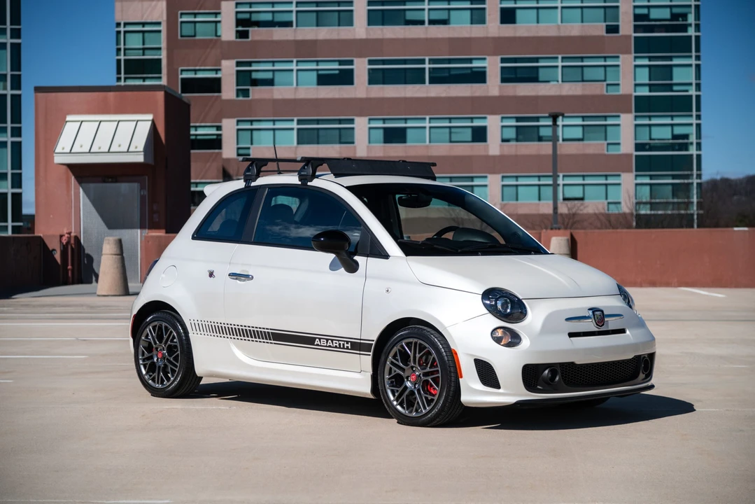 2017 Fiat Abarth 500 - Image 16 of 31