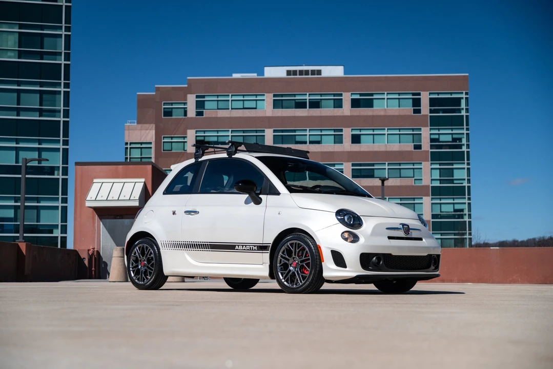2017 Fiat Abarth 500 - Image 17 of 31