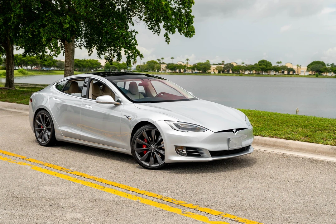 2017 Tesla Model S - Image 6 of 31