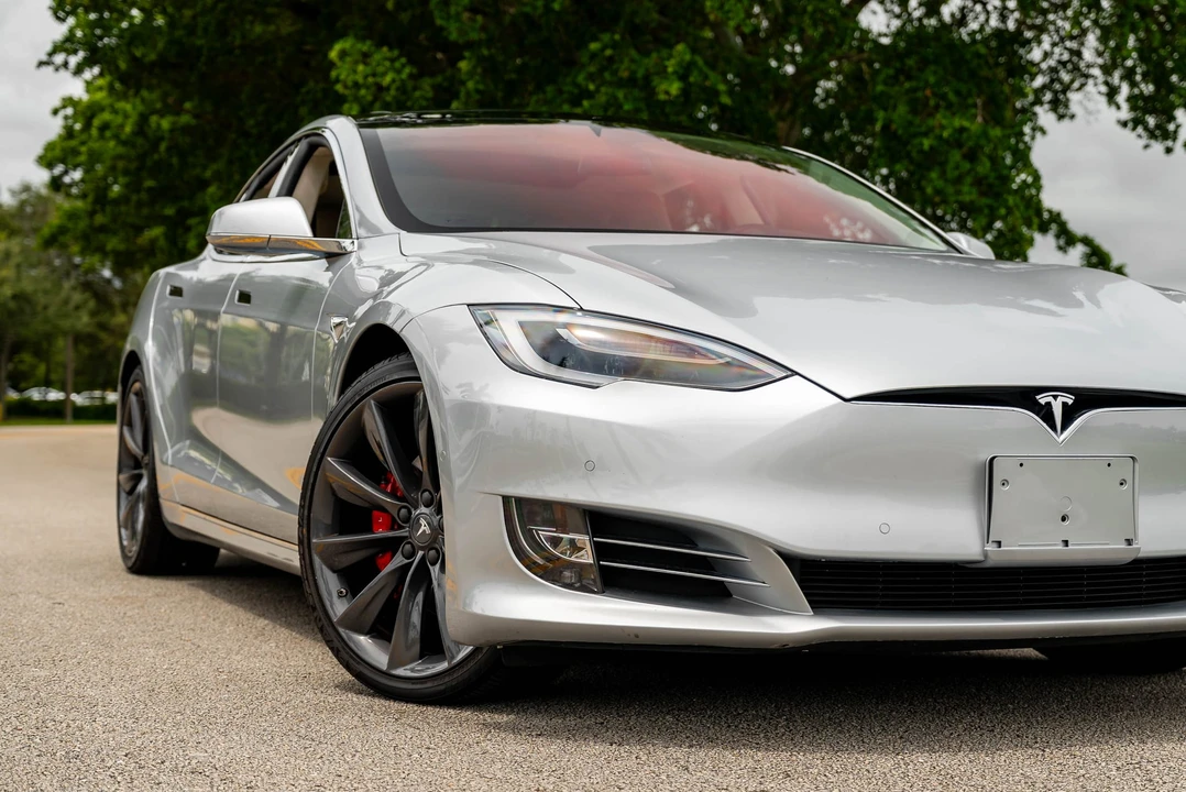 2017 Tesla Model S - Image 16 of 31
