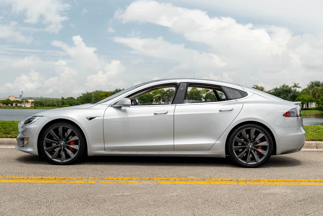 2017 Tesla Model S - Image 15 of 31