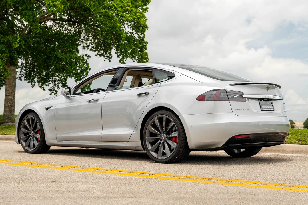 2017 Tesla Model S - Image 13 of 31