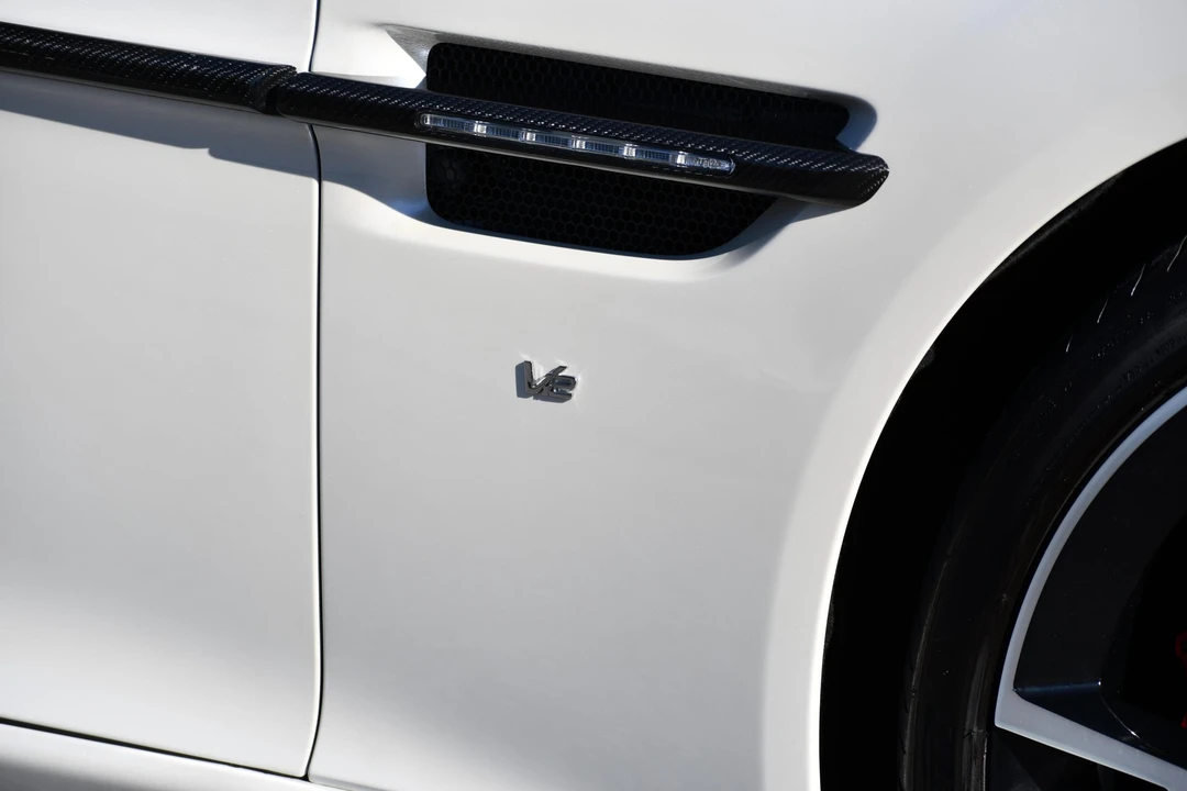 2018 Aston Martin Vanquish 2nd Gen - Image 25 of 31